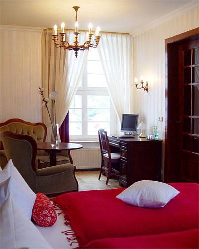 Hotel Altes Hafenhaus Росток Экстерьер фото